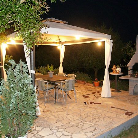 Apartment Karolina - Green Oasis Пула Екстериор снимка
