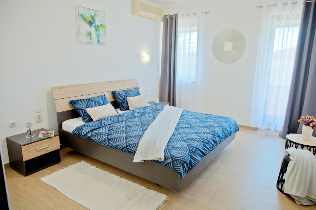 Apartment Karolina - Green Oasis Пула Екстериор снимка