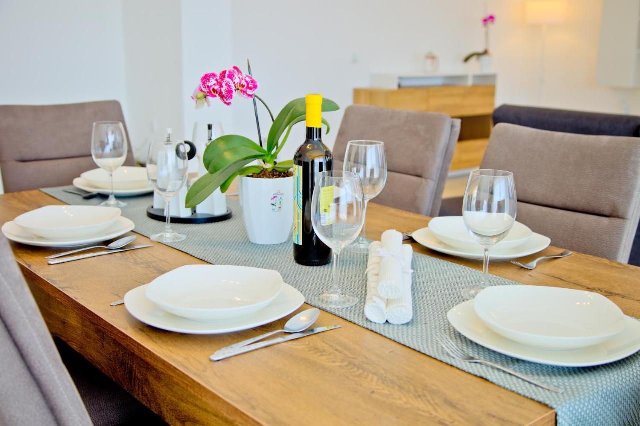 Apartment Karolina - Green Oasis Пула Екстериор снимка