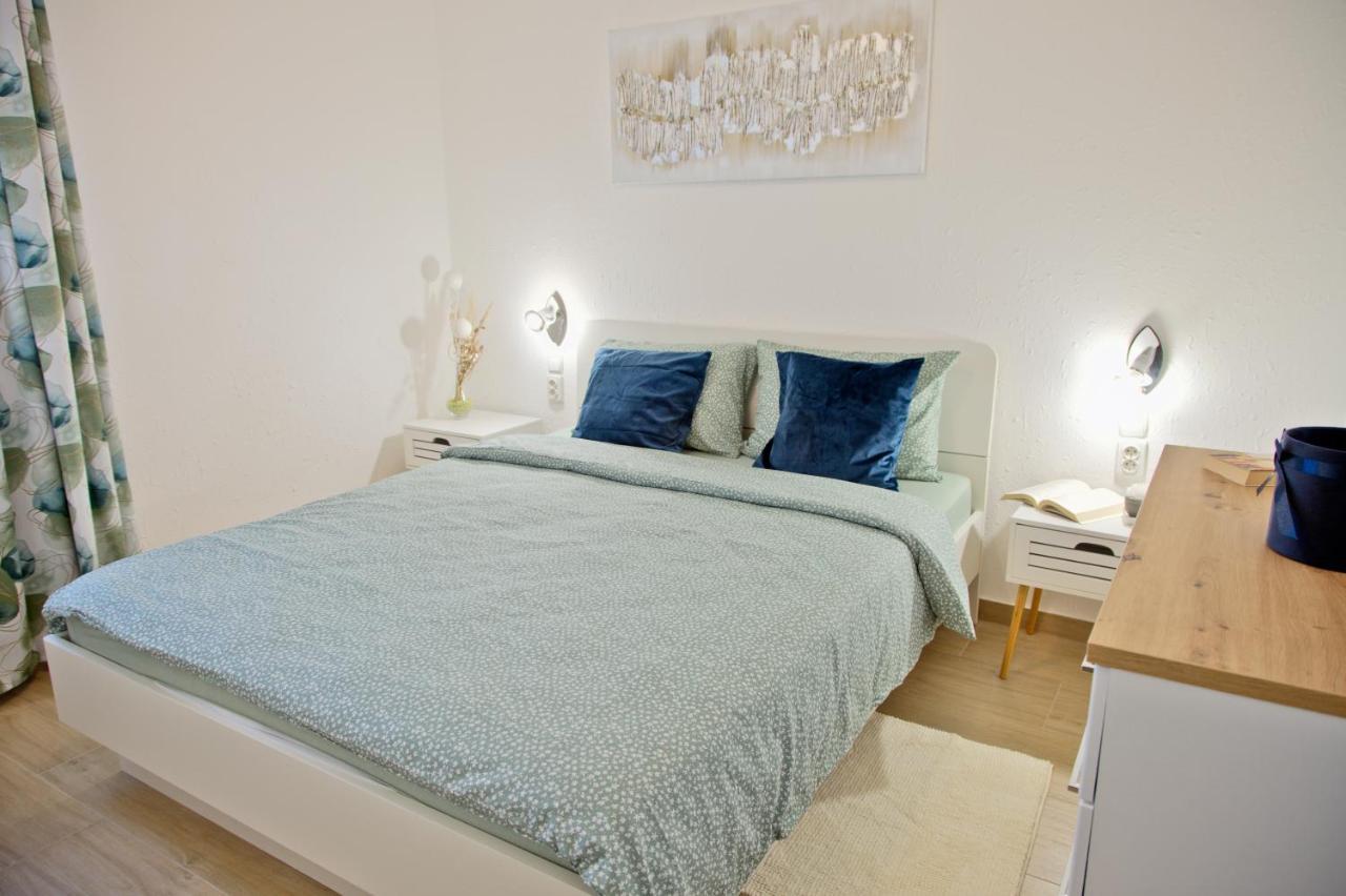 Apartment Karolina - Green Oasis Пула Екстериор снимка